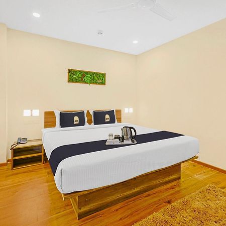 Super Townhouse Oak Hillside Aqua Hotel Khandagiri Екстериор снимка