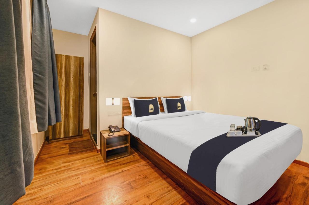 Super Townhouse Oak Hillside Aqua Hotel Khandagiri Екстериор снимка