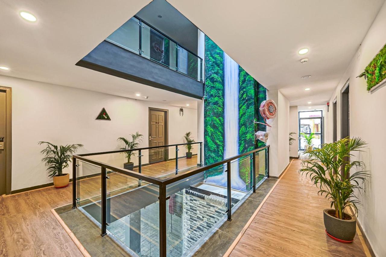 Super Townhouse Oak Hillside Aqua Hotel Khandagiri Екстериор снимка