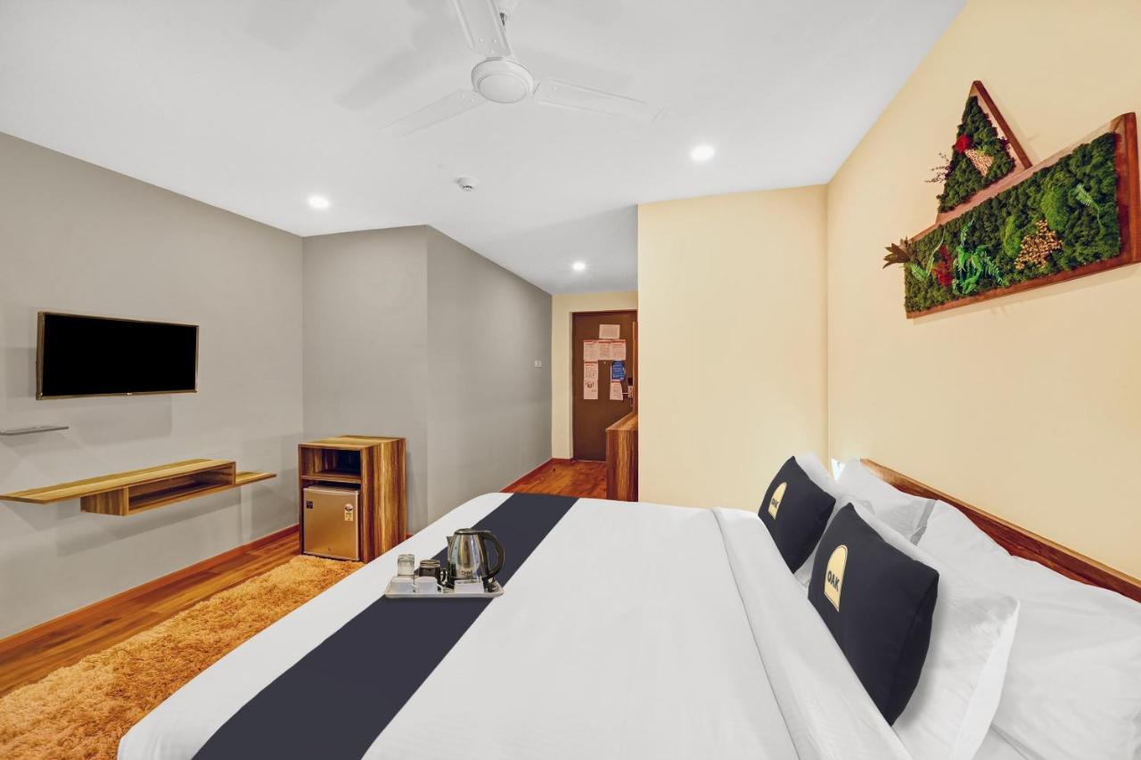 Super Townhouse Oak Hillside Aqua Hotel Khandagiri Екстериор снимка