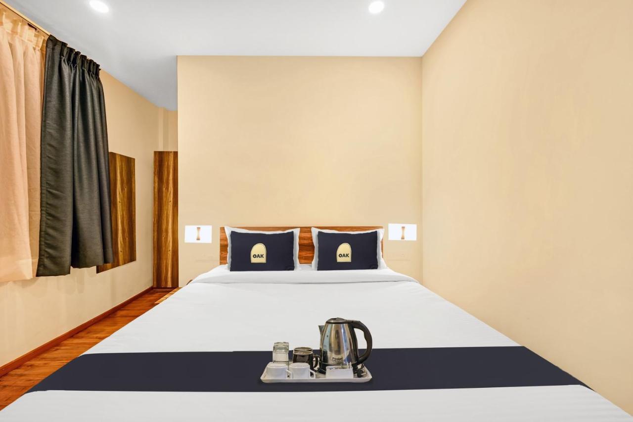 Super Townhouse Oak Hillside Aqua Hotel Khandagiri Екстериор снимка