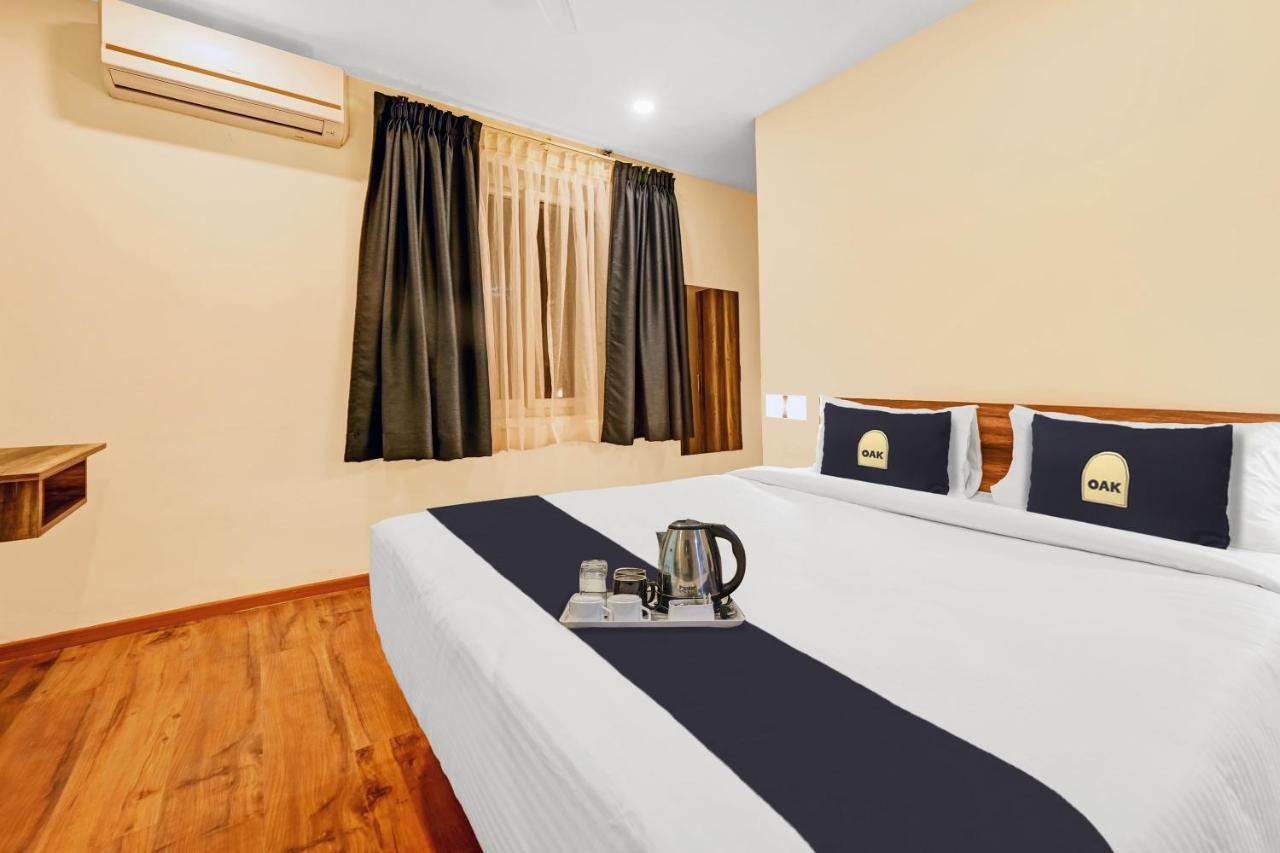 Super Townhouse Oak Hillside Aqua Hotel Khandagiri Екстериор снимка