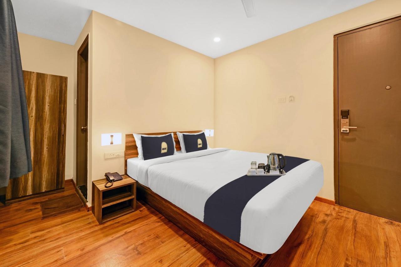 Super Townhouse Oak Hillside Aqua Hotel Khandagiri Екстериор снимка