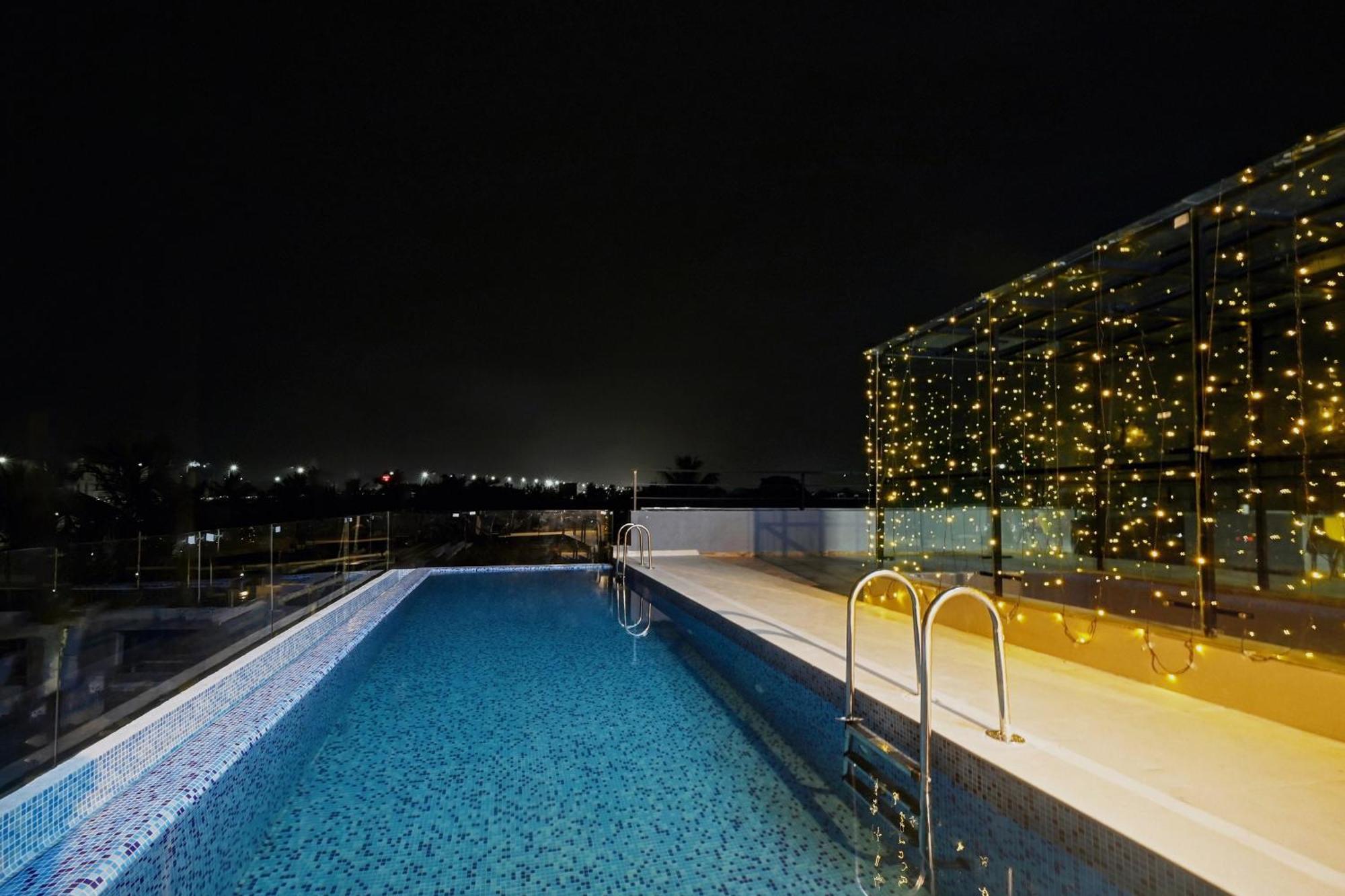 Super Townhouse Oak Hillside Aqua Hotel Khandagiri Екстериор снимка