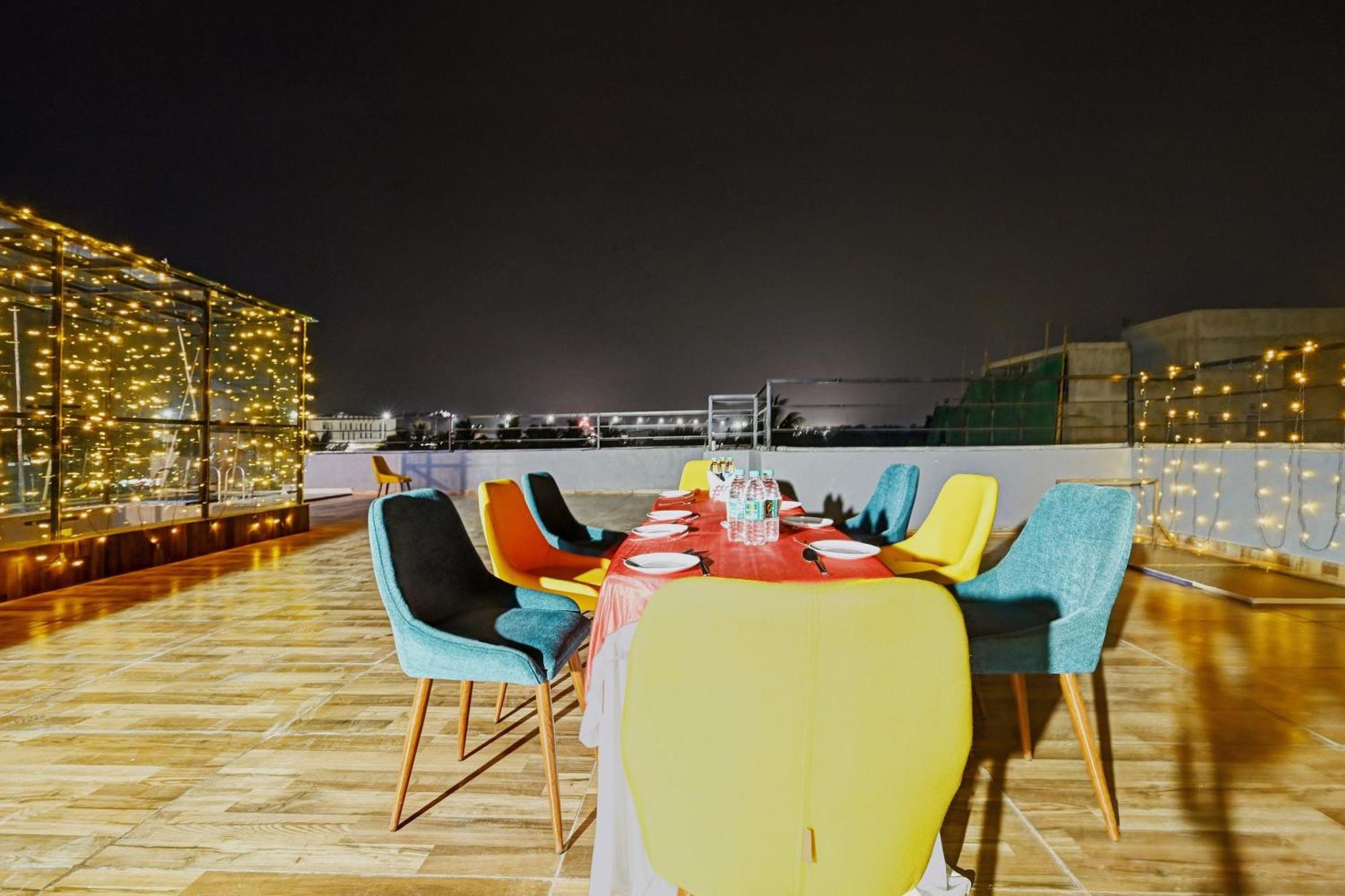 Super Townhouse Oak Hillside Aqua Hotel Khandagiri Екстериор снимка