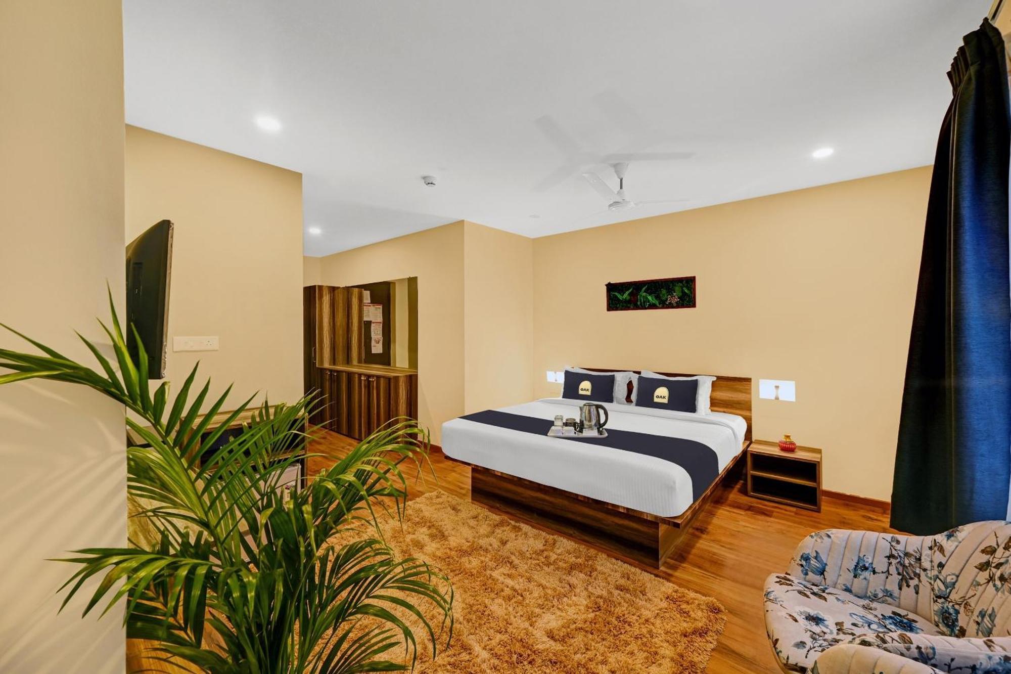 Super Townhouse Oak Hillside Aqua Hotel Khandagiri Екстериор снимка